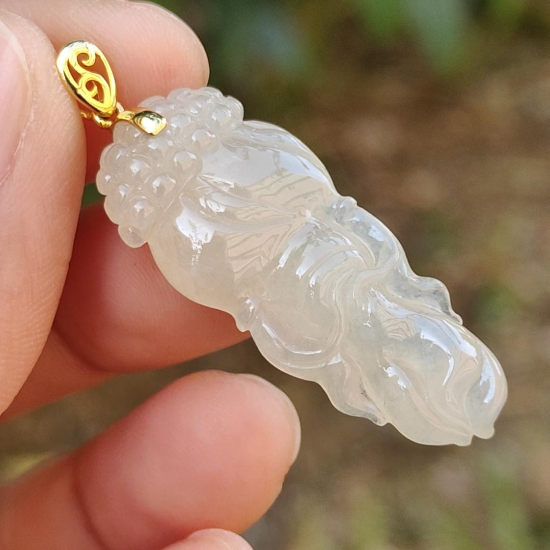 Yellow Icy Translucent Natural Type A Jadeite Jade crafted with shape of Ginseng as Pendant set with 18k gold clasp, certificate weighs 4.85 grams (18kp39)