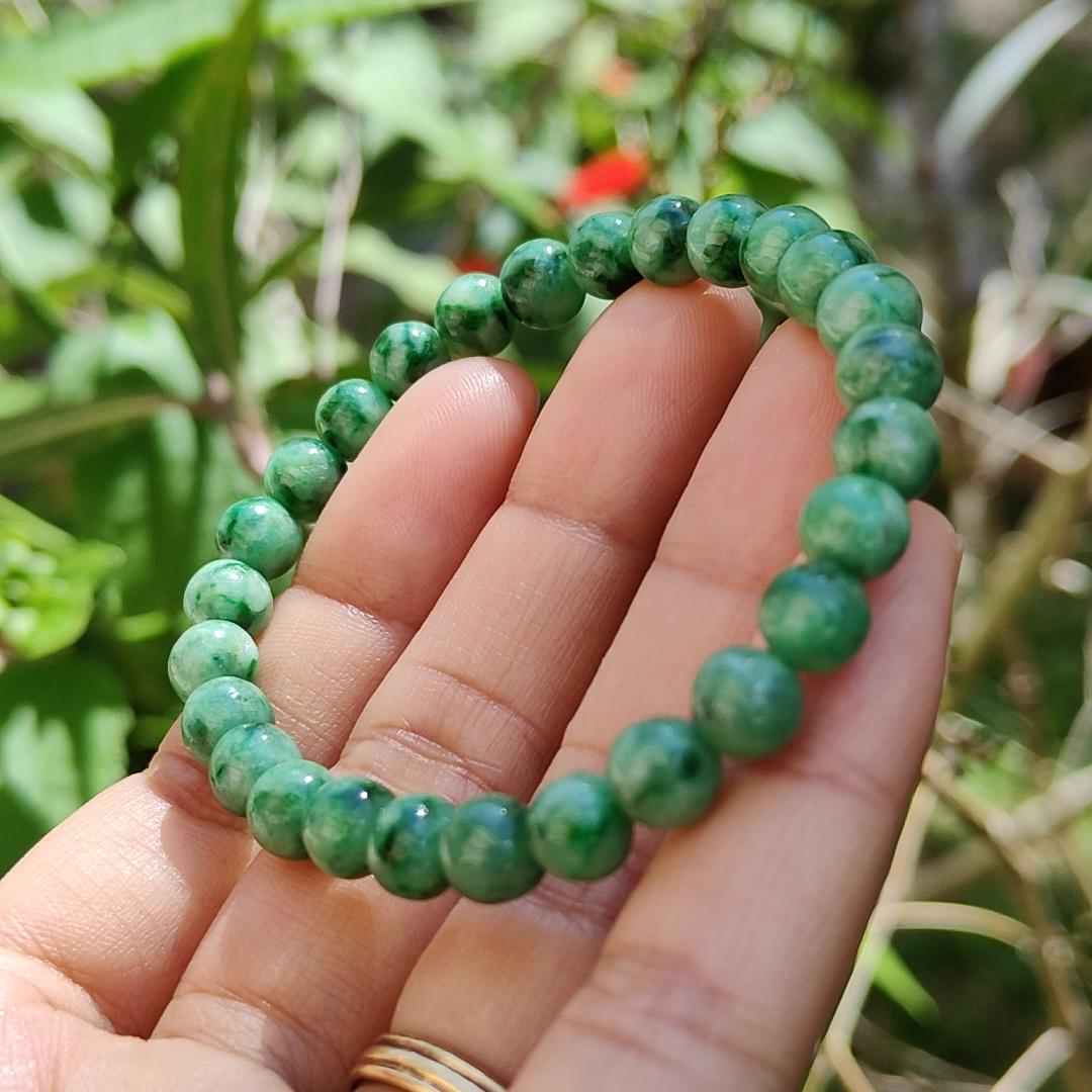 A Stunning daily wear, now with mid year offer,  27 Spicy-Green Beads measurement at 6.7 mm Natural Type A Jadeite Bracelet come with GIC approved labs certificate weigh 13.75 grams, suitable for your daily wear or collections (bracelet2)