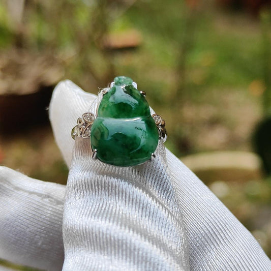 Quality Spicy Green Natural Type A Jadeite Jade crafted with the shape of Gourd set on S925 as an adjustable Ring with certificate weigh 2.67 grams, measurement 15.6 * 11.8 * 2.7 mm (s925ring8)