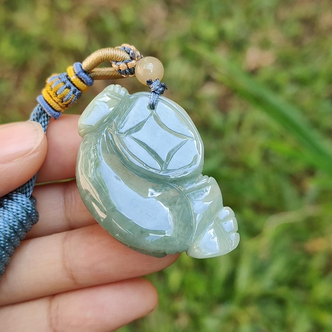 This cute Oily Green Three Legs Toad Natural Type A Jadeite Necklace Pendant with QIC Labs approved certificate included weighs 30.60 grams, 42.7 * 27.6 * 16.9 mm, symbols of good fortunes and money is very suitable for your daily wear (pendant126)