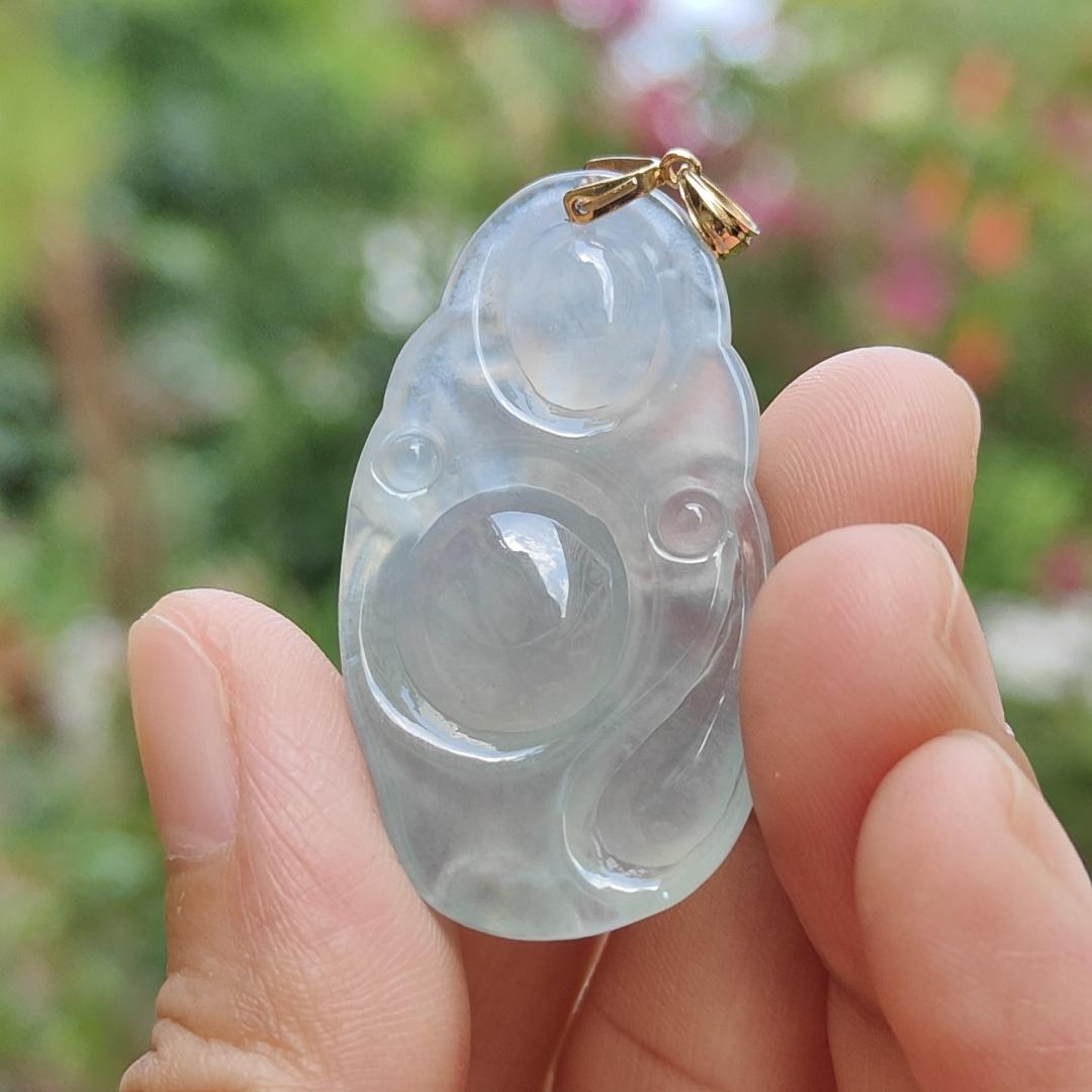 Old Mine Natural Type A Jadeite with NGI Gemstone report - A Highly Translucent Icy Variety Pendant weight 9.99 grams, 38.8 * 21.72 * 8.16 mm , plus 18k gold clasp, Very fine grain crystal aggregate and very good translucency Myanmar Jadeite (18kp5)