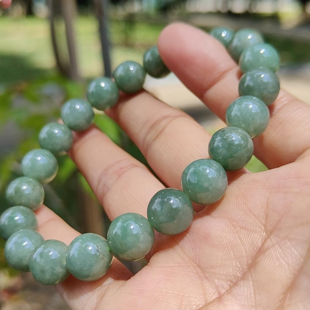 Green 21 Beads measurement 10mm Natural Type A Jadeite Jade Bracelet with QIC approved labs certificate weighs 38.45 grams (bracelet27)