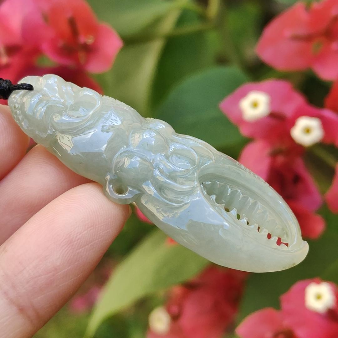 Light Green Hue Natural Type A Jadeite Pendant Necklace crafted as crab claws, symbols of everything is stable, money comes from all directions, and a title on the gold list, with GIC approved certificate weigh 15.95 grams, 49.5 * 19 * 9.1 mm (pendant42)